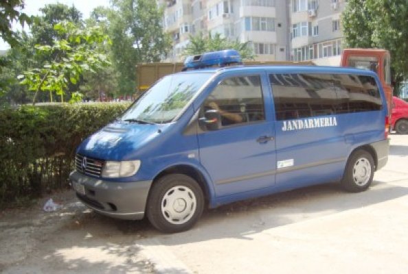 Constanţa e plină de ţigări de contrabandă şi haine contrafăcute. Bişniţarii, 